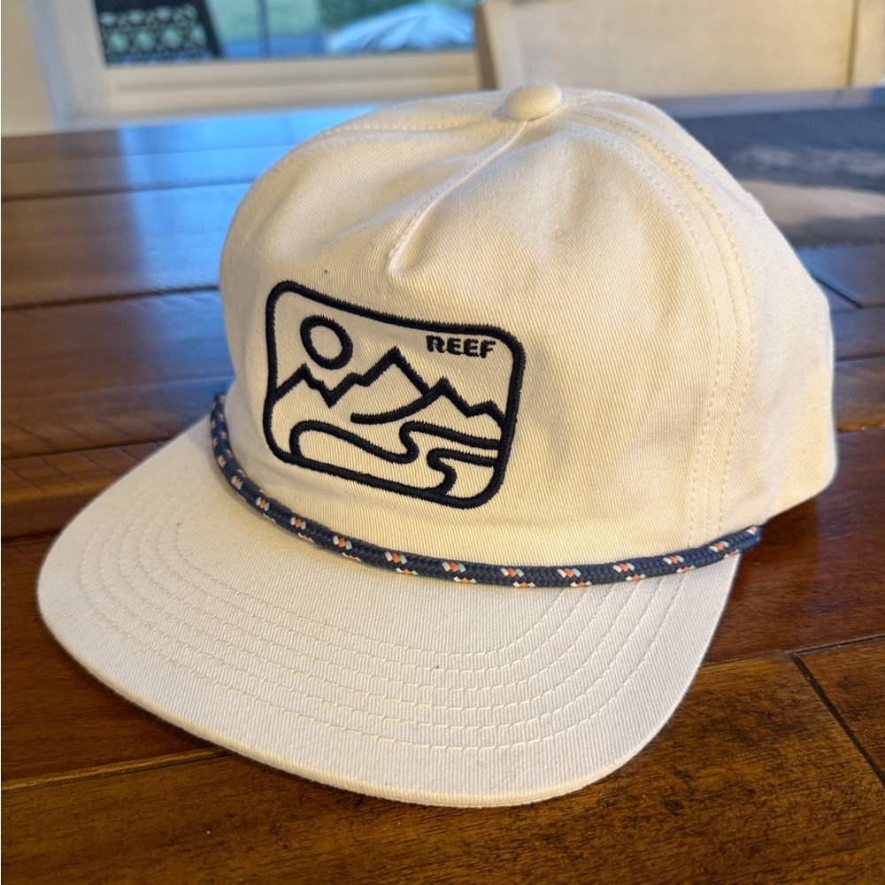 Reef White and Blue Cap